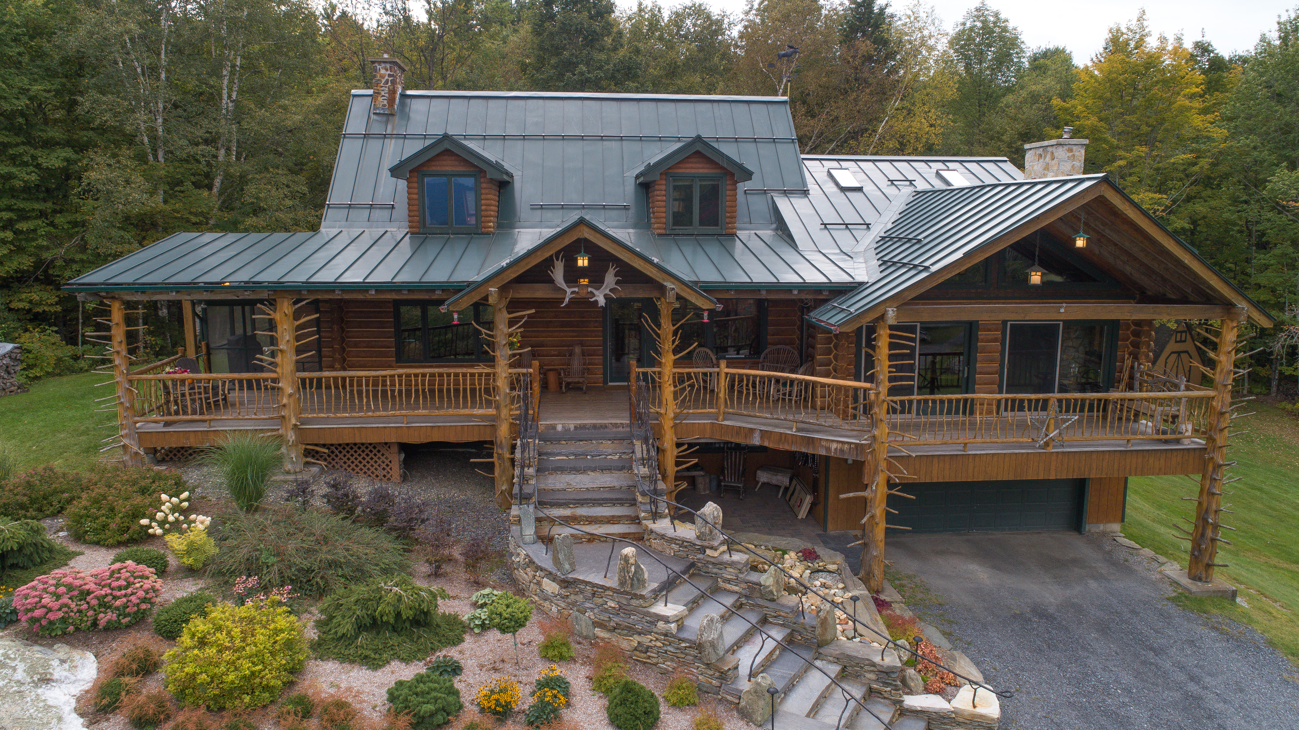 Moose Meadow Lodge & Treehouse - Duxbury, Vermont - glamping.directory