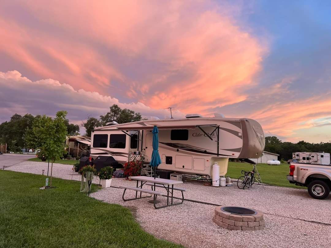 Shady Acres Rv Park - Paola, Kansas - glamping.directory