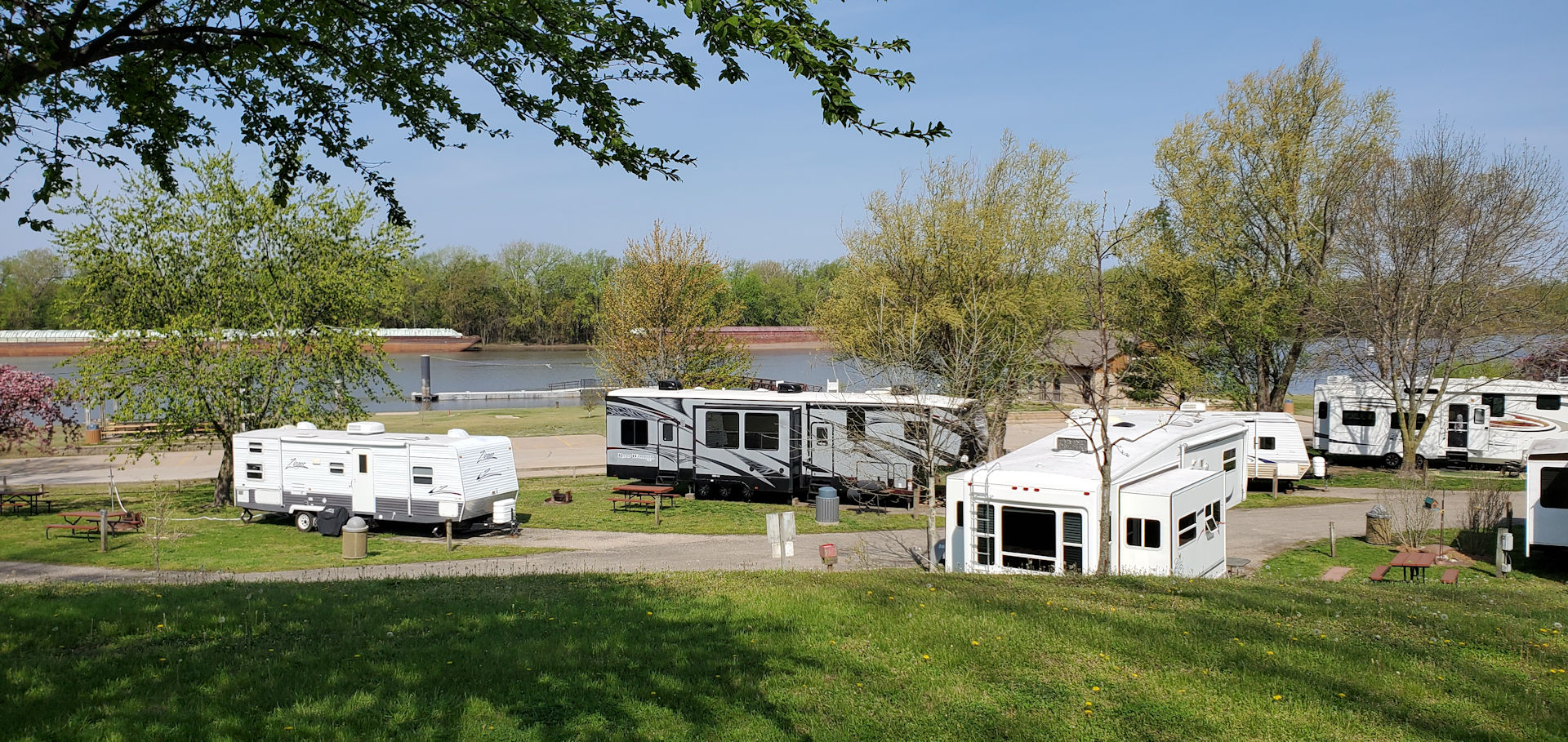 Riverfront Park Campground - Havana, Illinois - glamping.directory