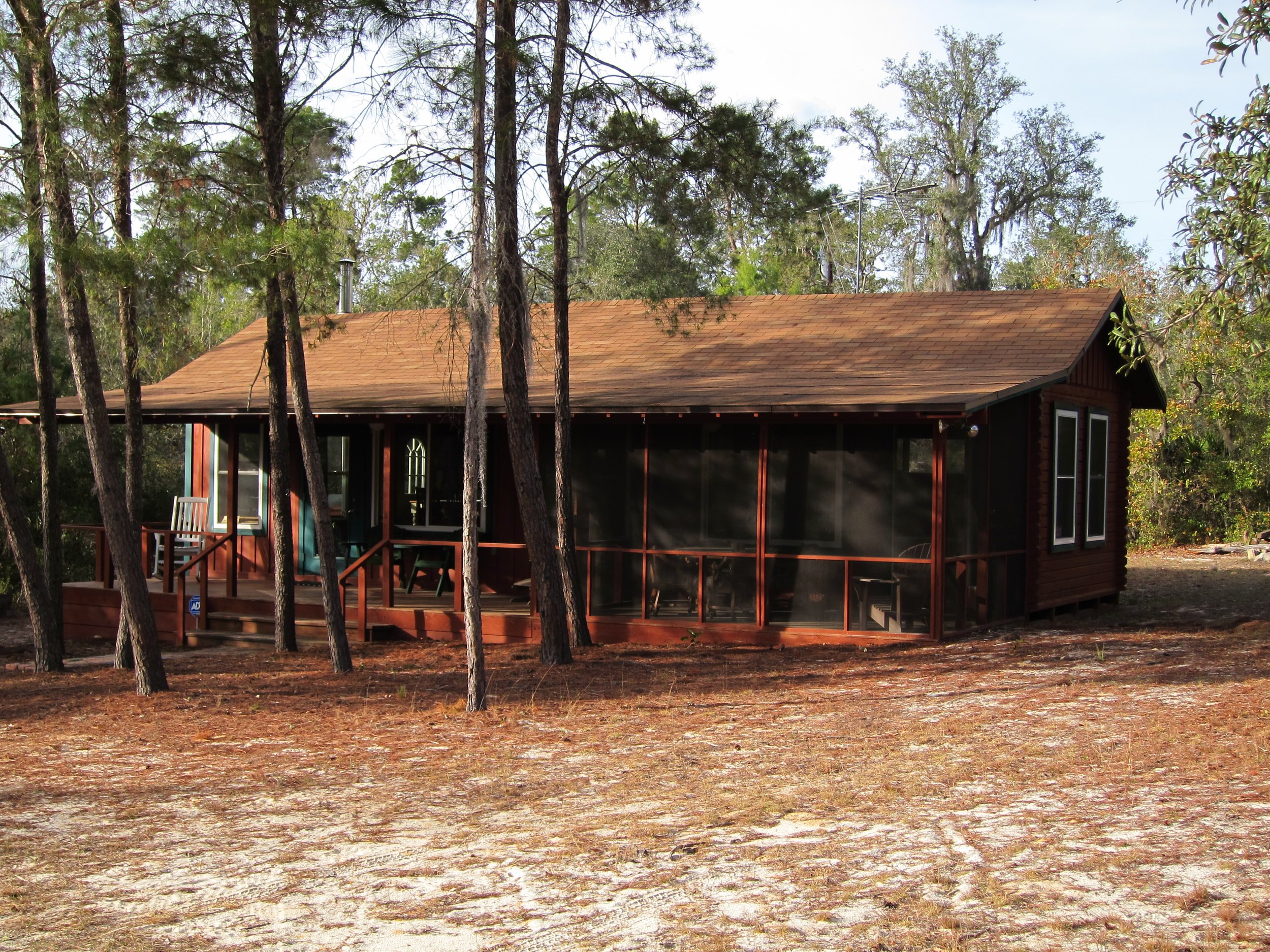 Grasshopper Lodge - Astor, Florida - glamping.directory