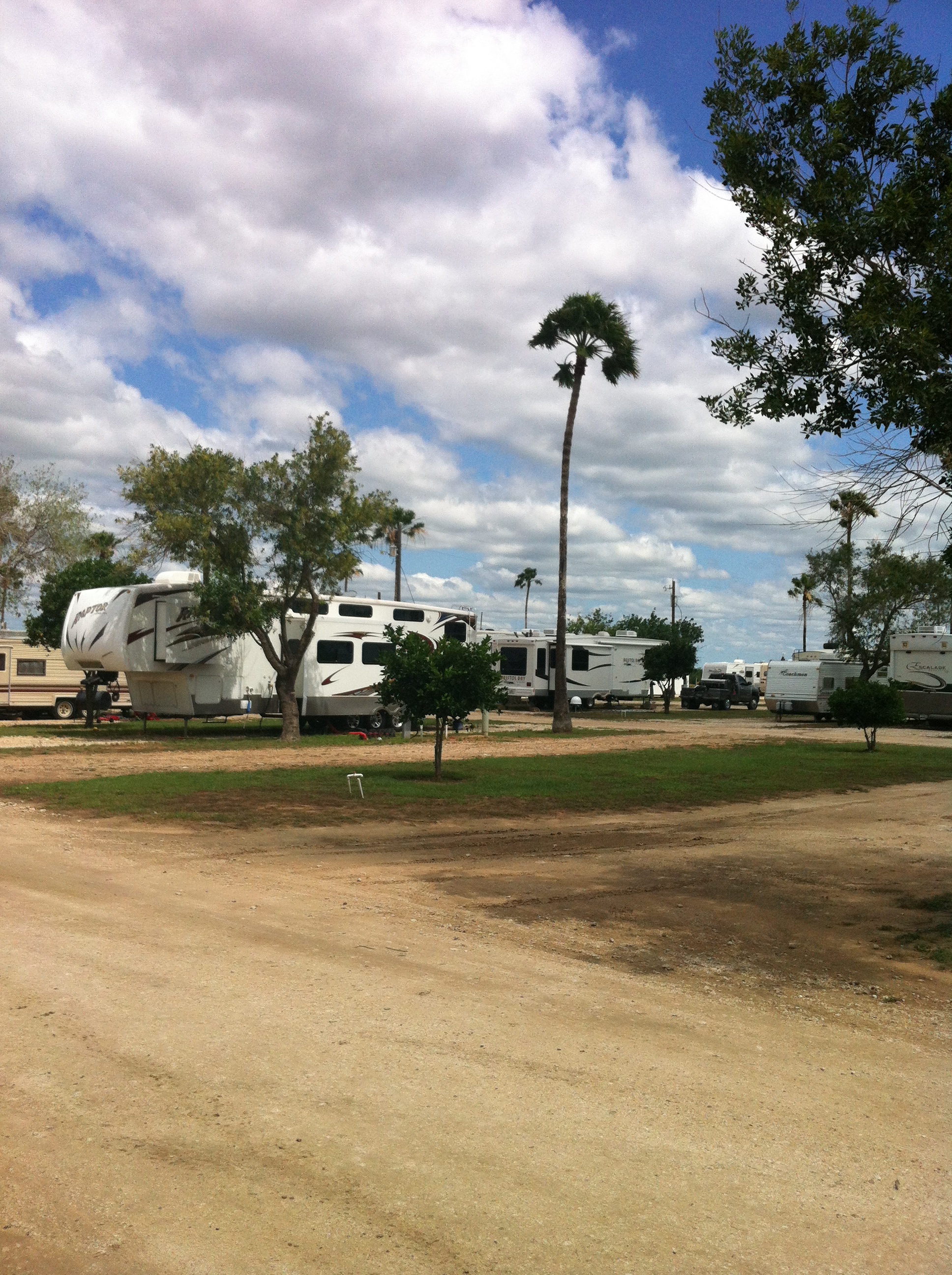 Valley Gateway RV Park - Edinburg, Texas - glamping.directory