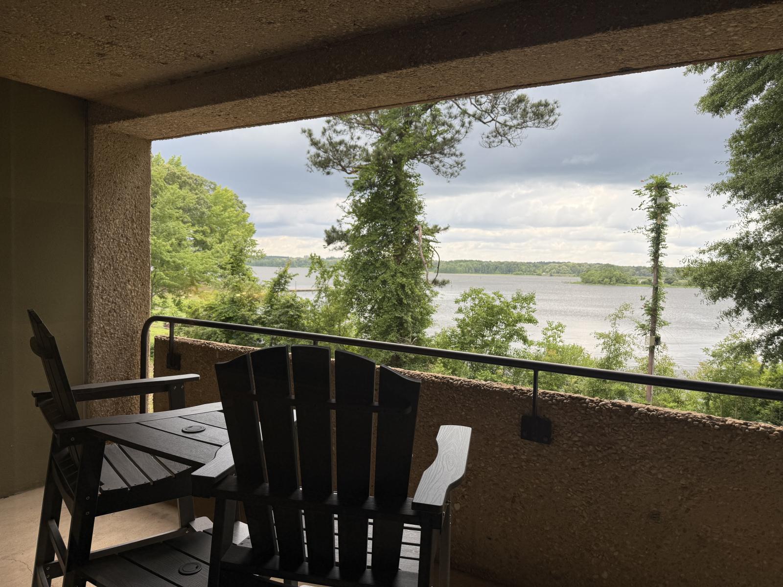 Lakepoint State Park Lodge - Eufaula, Alabama - glamping.directory