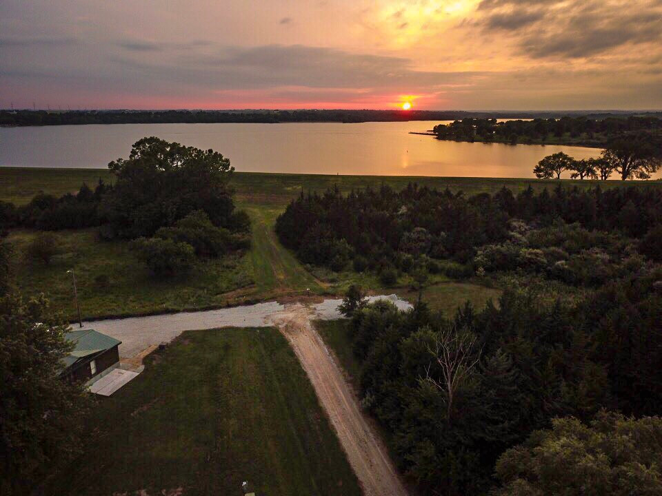 Pawnee Lake Rental Cabin - Lincoln, Nebraska - glamping.directory