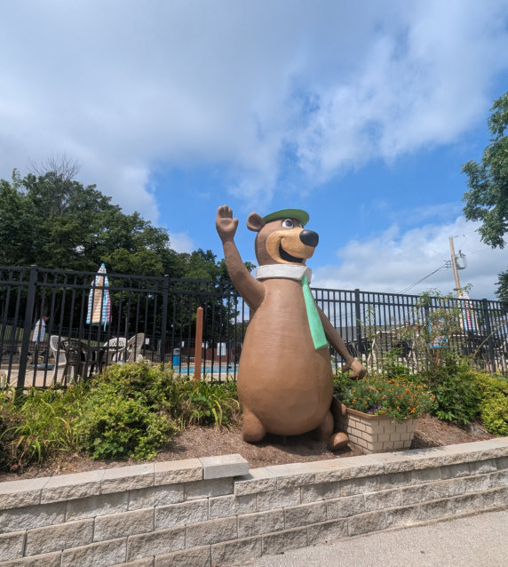 Jellystone Park™ St. Louis Eureka - Eureka, Missouri - glamping.directory