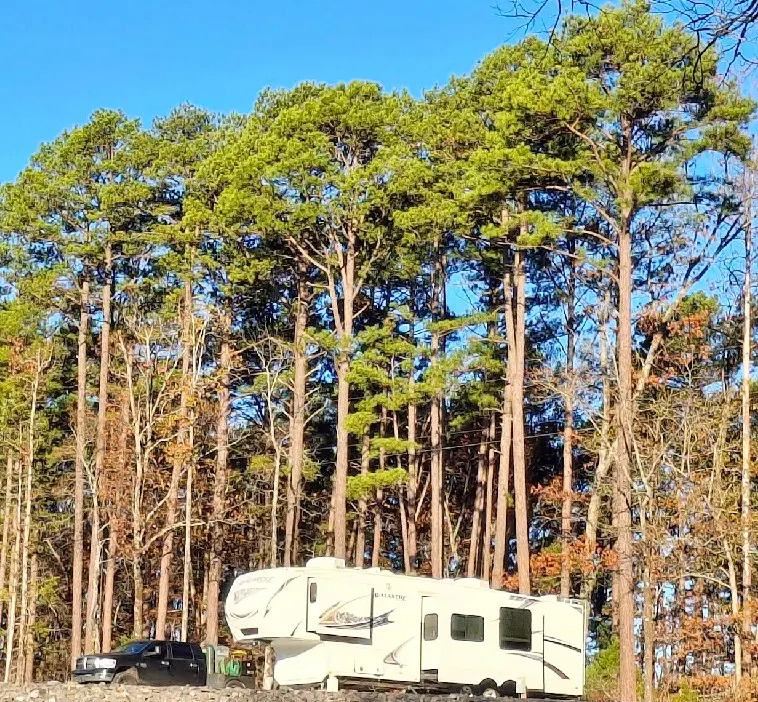 Dew Drop In RV Park - Clinton, Arkansas - glamping.directory