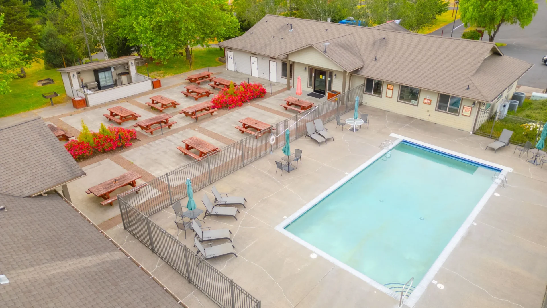 Toutle River RV Resort - Castle Rock, Washington - glamping.directory