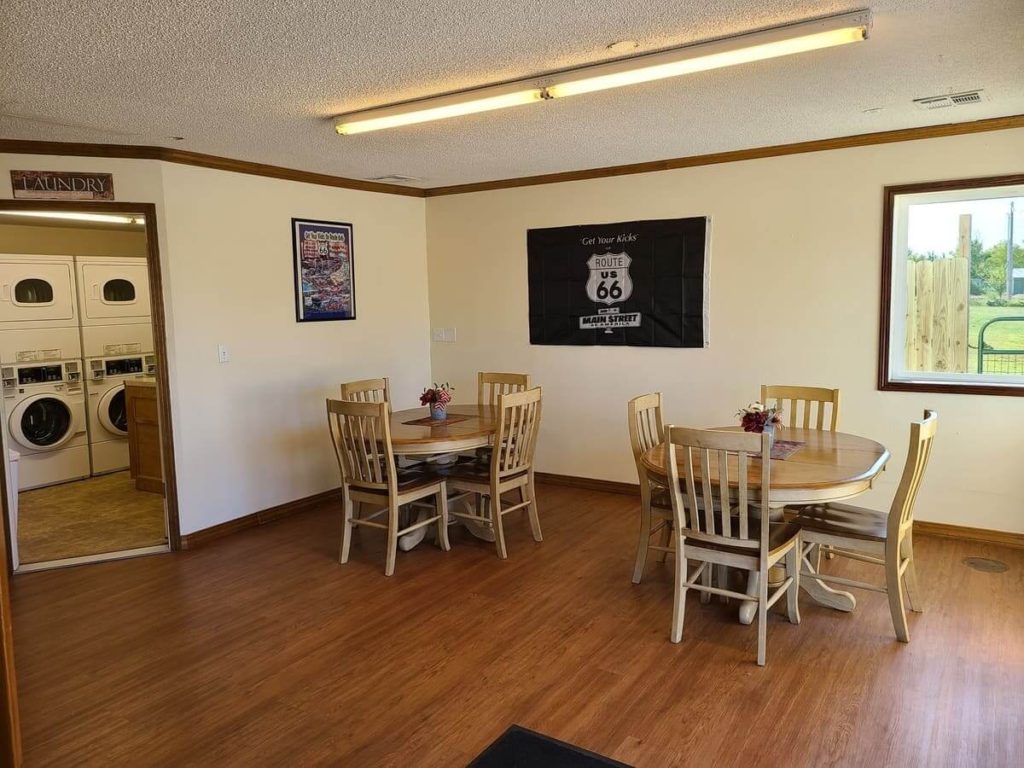 Oak Glen RV Park - Chandler, Oklahoma - glamping.directory