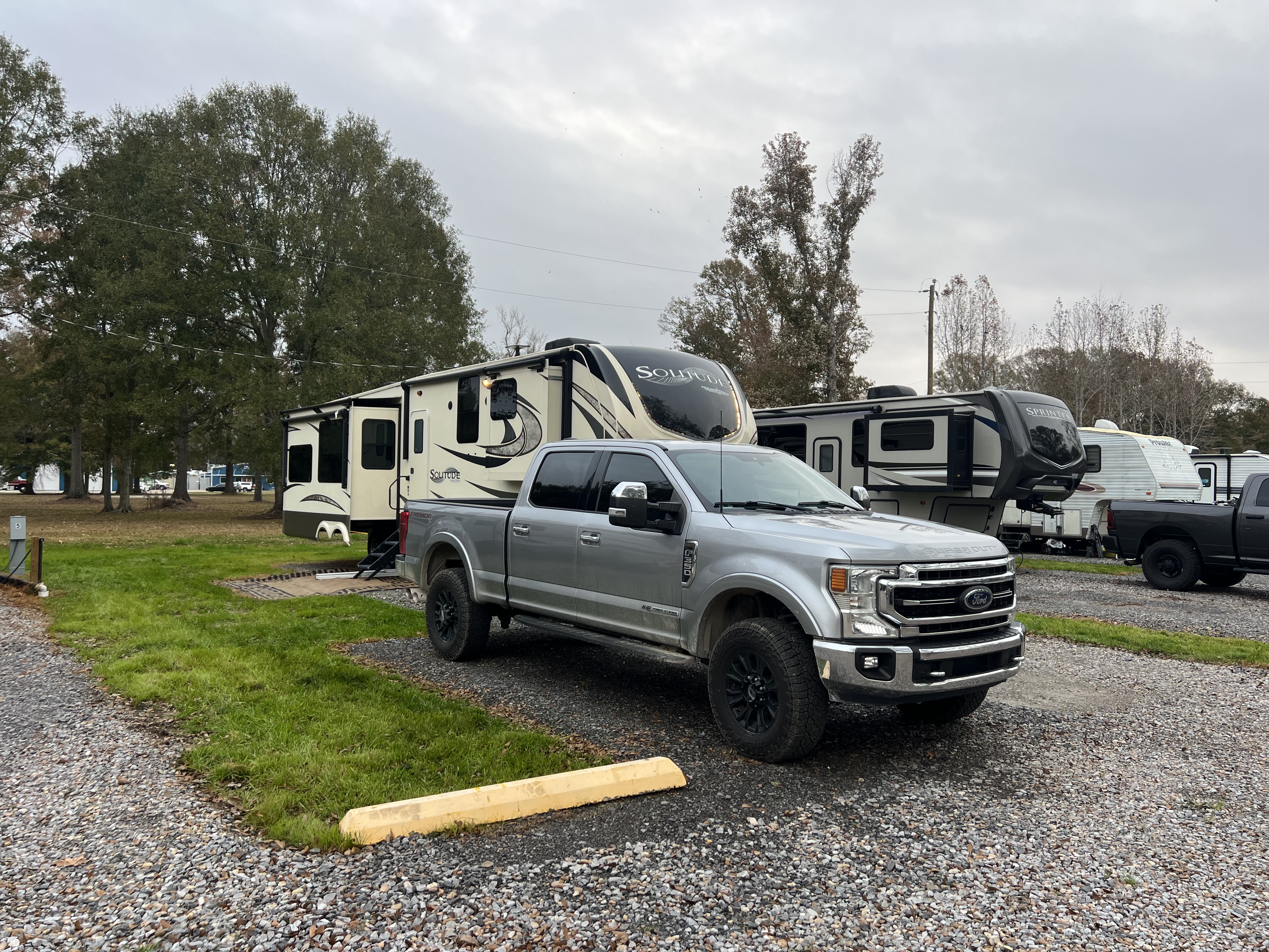 Feliciana Oaks RV Park - Jackson, Louisiana - glamping.directory