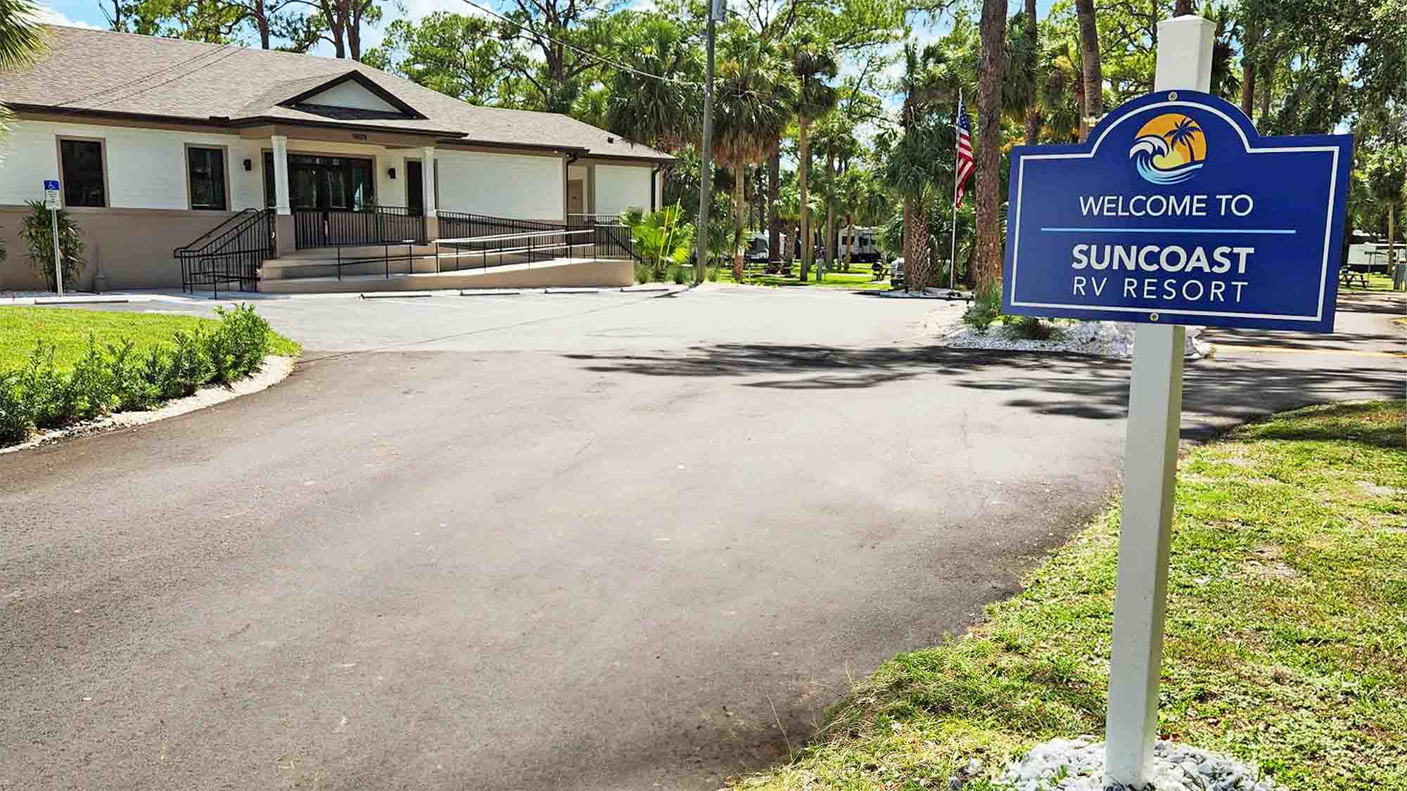 Suncoast RV Resort - Port Richey, Florida - glamping.directory