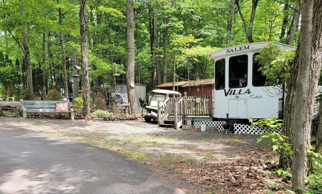 Don Laine Campground - Palmerton, Pennsylvania - glamping.directory