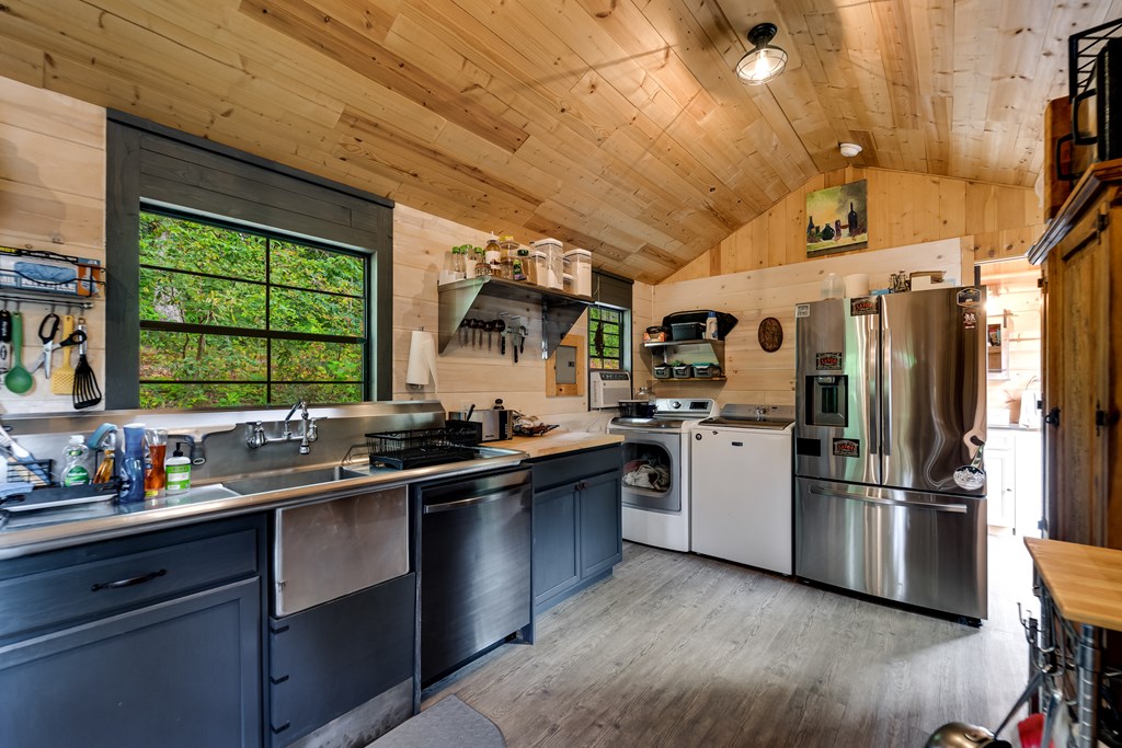 Savor Carolina Cabins - Sylva, North Carolina - glamping.directory