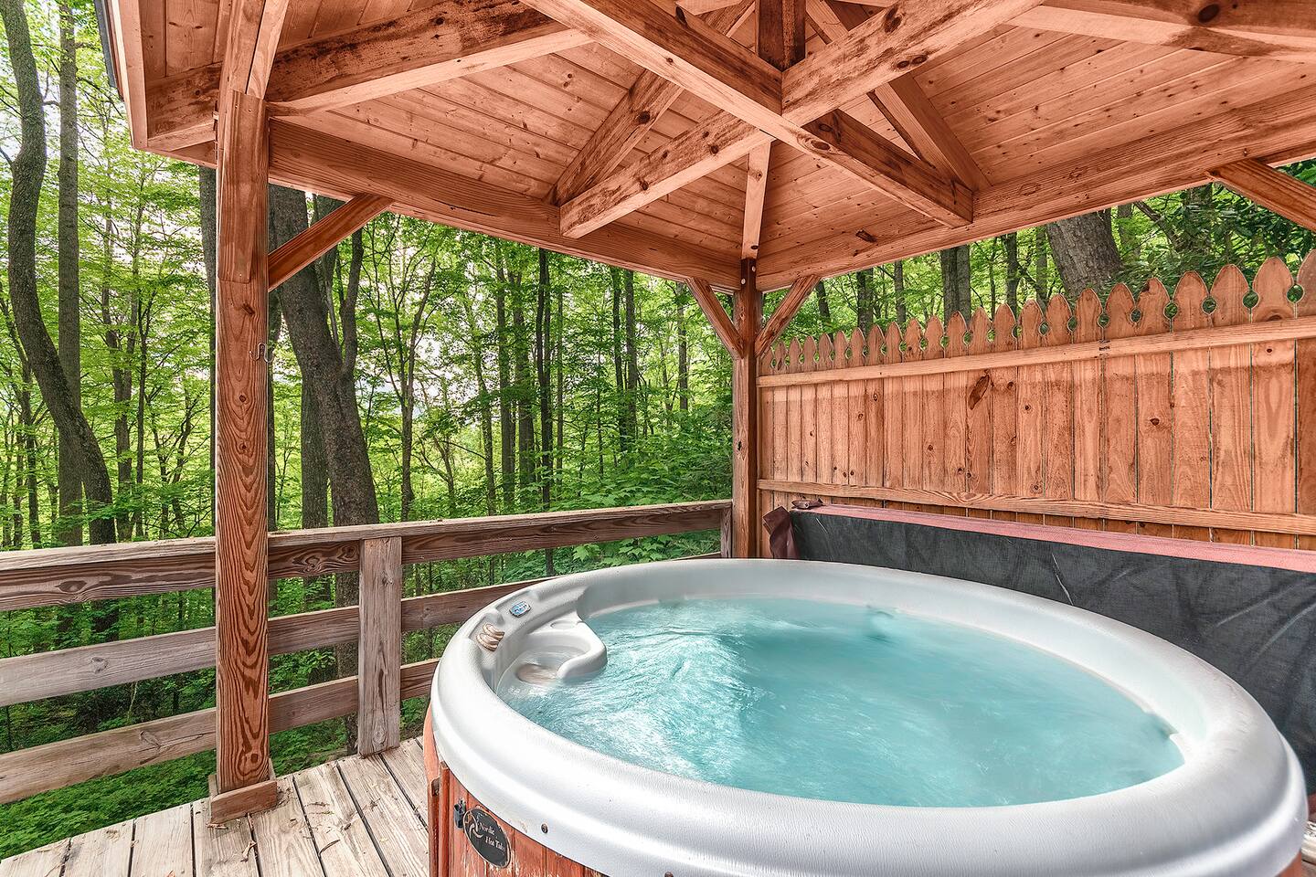 Smoky Mountain Treehouse - Maggie Valley, North Carolina - glamping.directory