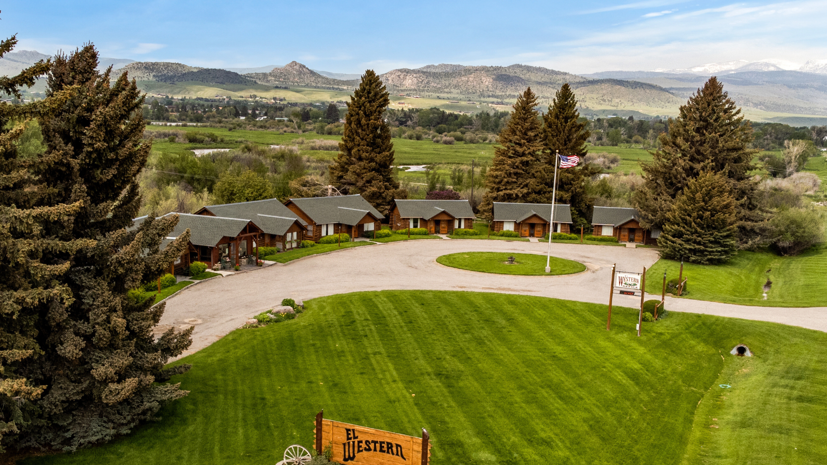 El Western Cabins & Lodges - Ennis, Montana - glamping.directory