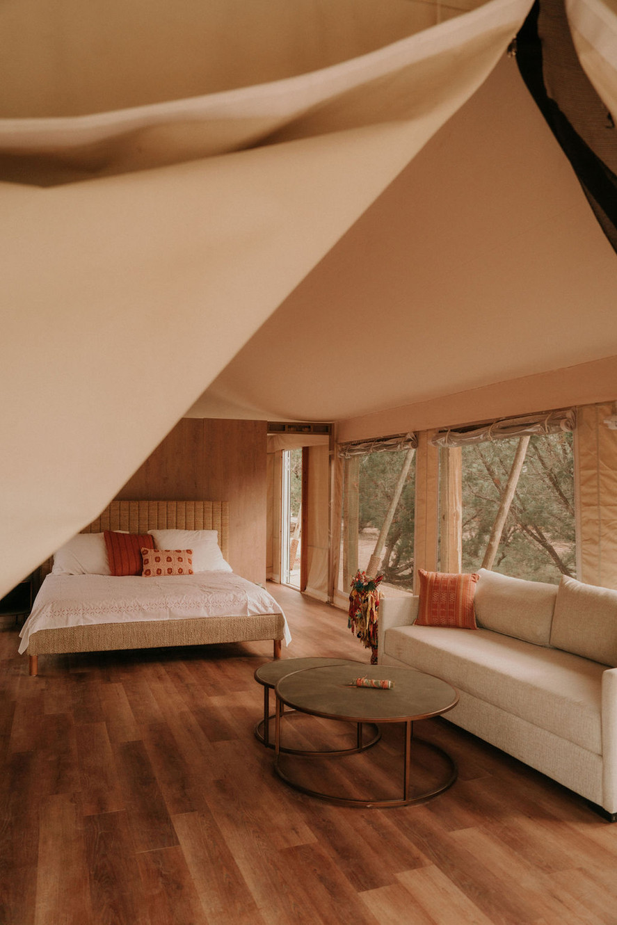 Flint & Flowers - Johnson City, Texas - glamping.directory