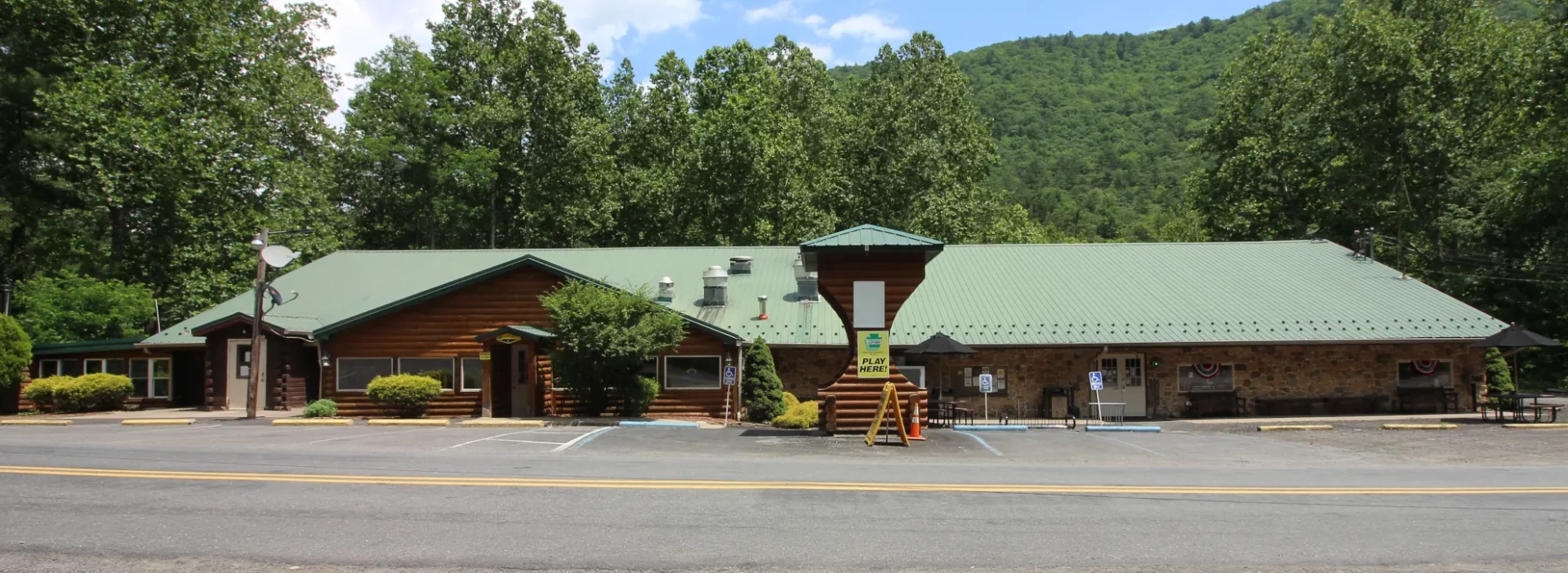 Happy Acres Resort - Waterville, Pennsylvania - glamping.directory
