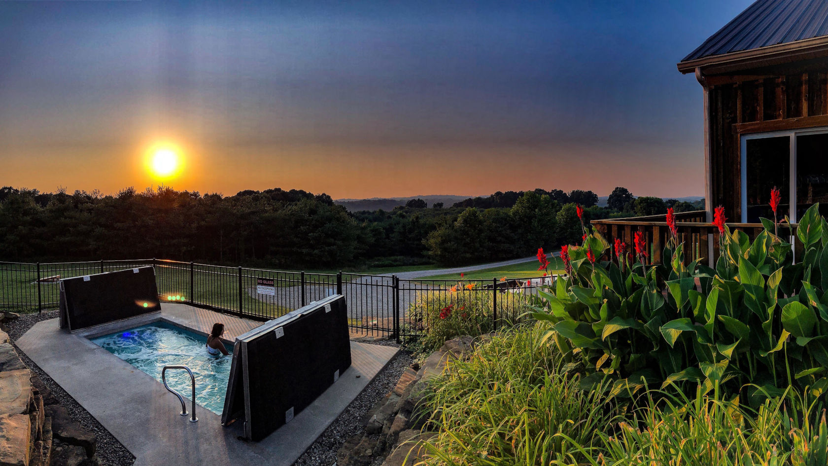 Bourbon Ridge Retreat - Logan, Ohio - glamping.directory