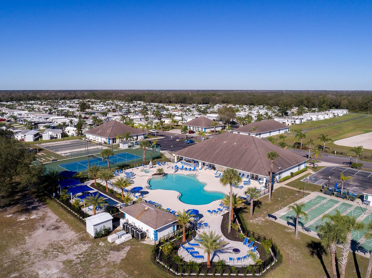 Cross Creek RV Resort - Arcadia, Florida - glamping.directory