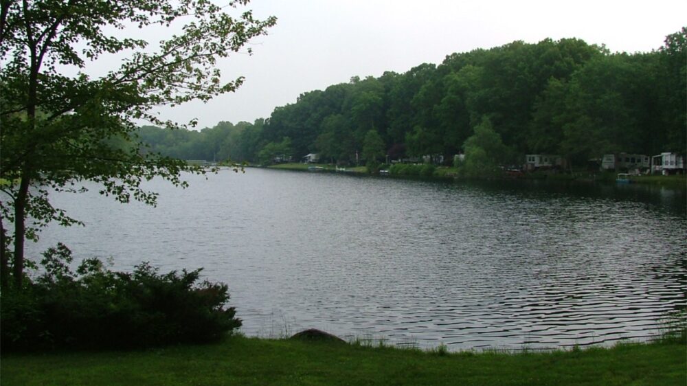Waters Edge Family Campground - Lebanon, Connecticut - glamping.directory