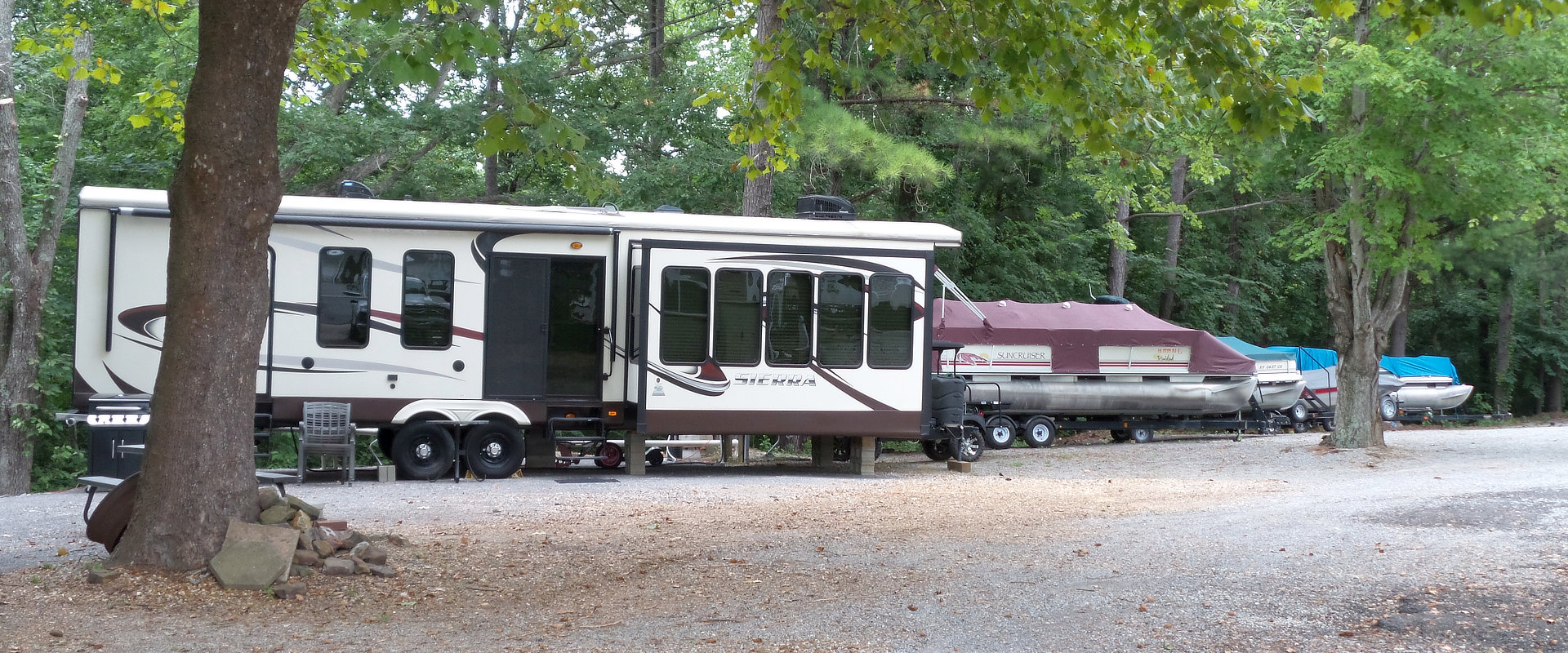 Outback RV Resort, Inc - Eddyville, Kentucky - glamping.directory
