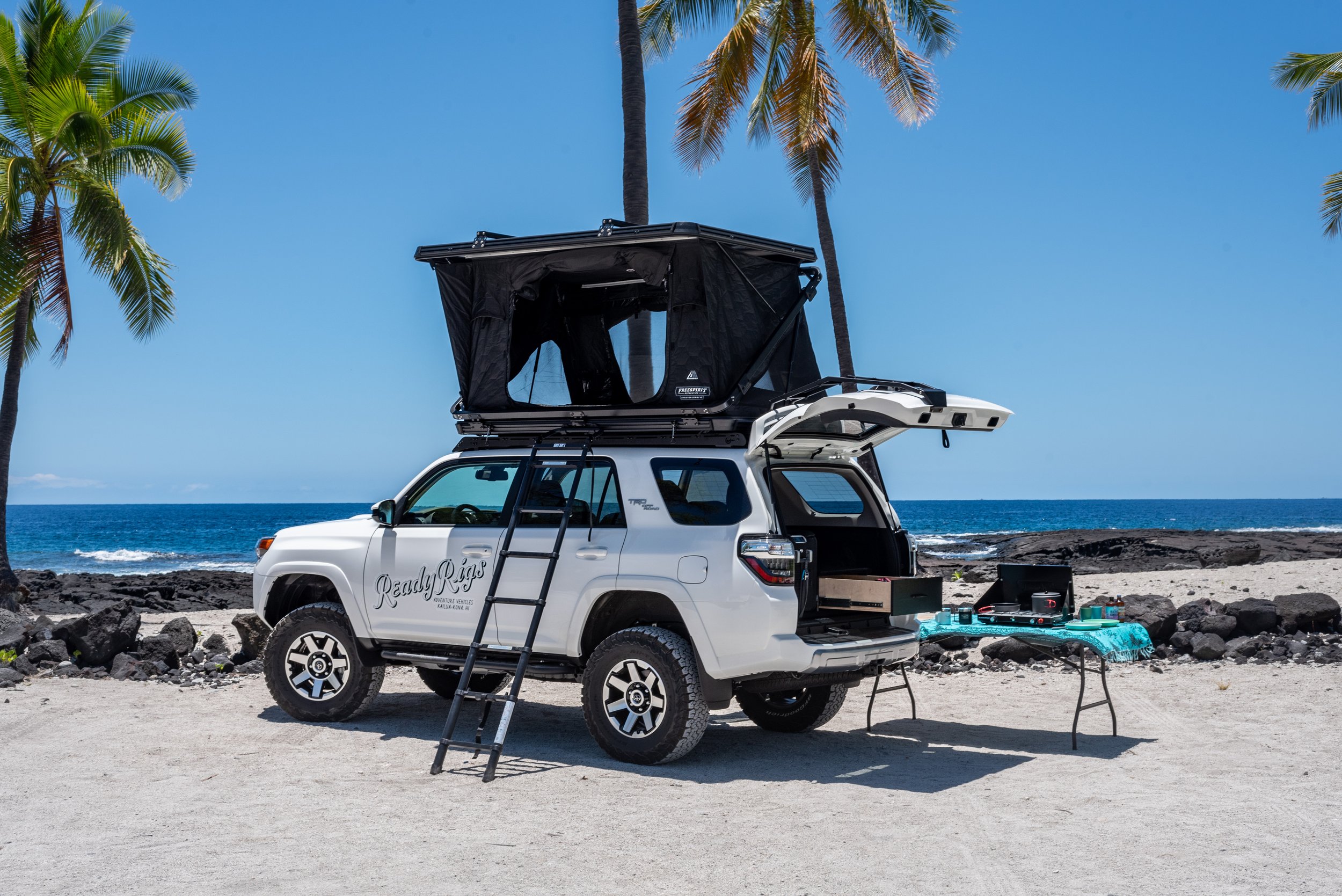 Ready Rigs - Kailua-Kona, Hawaii - glamping.directory
