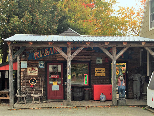 Country Bumpkins Campground and Cabins - Lincoln, New Hampshire - glamping.directory