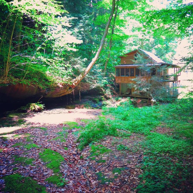 Hidden Falls Retreat - Rockbridge, Ohio - glamping.directory