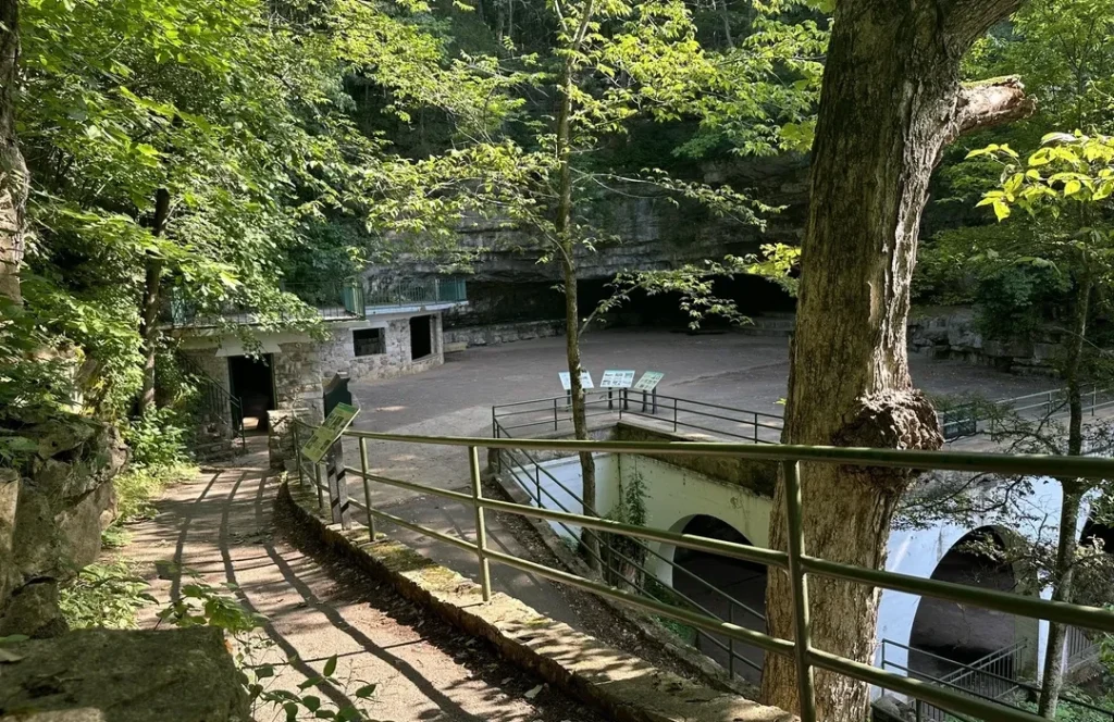 Silver Creek RV Park - Clarksville, Indiana - glamping.directory