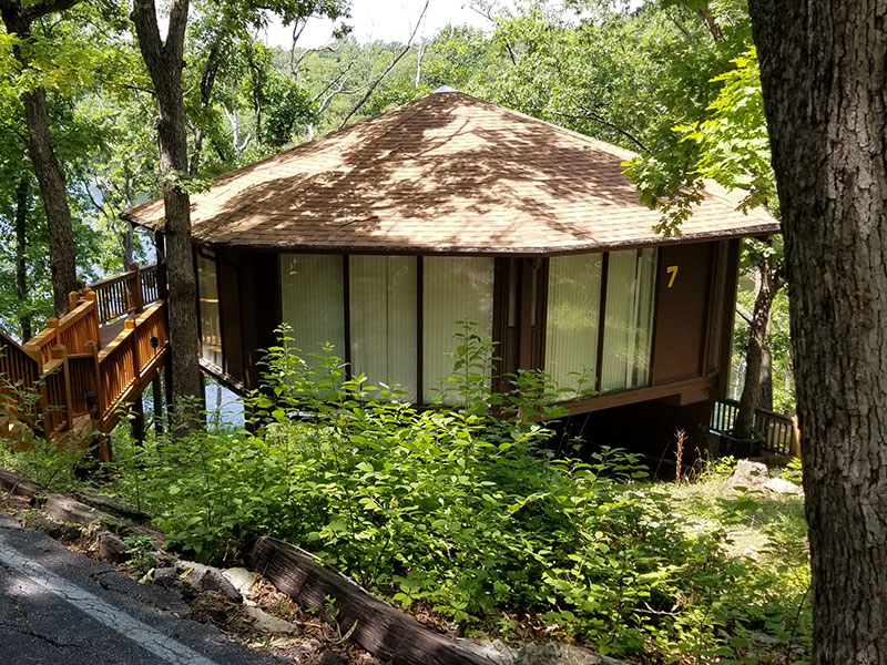 Treetop Village - Village of Four Seasons, Missouri - glamping.directory