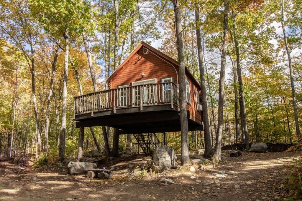 Maine Treehouse-The Spruce Suite - Stoneham, Maine - glamping.directory