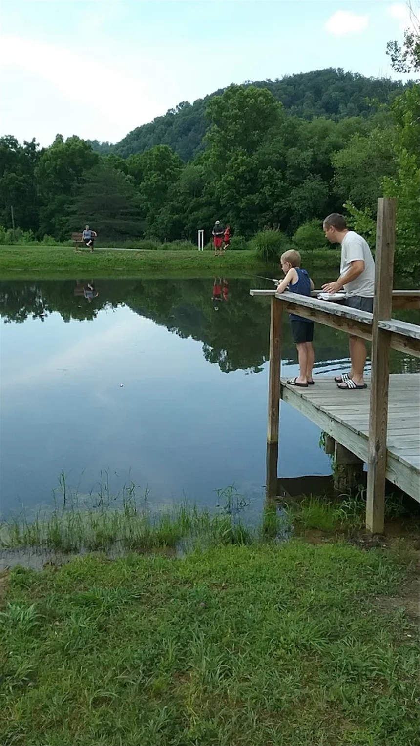 4 Guys RV Park at the Gorge - Stanton, Kentucky - glamping.directory