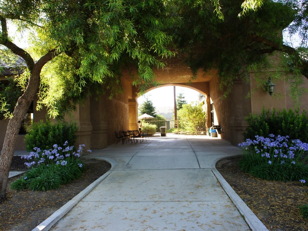 Bakersfield River Run RV Park - Bakersfield, California - glamping.directory