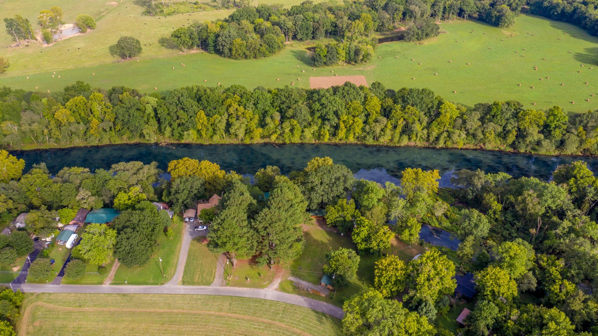 Lil Green Acres Cabins - glamping.directory