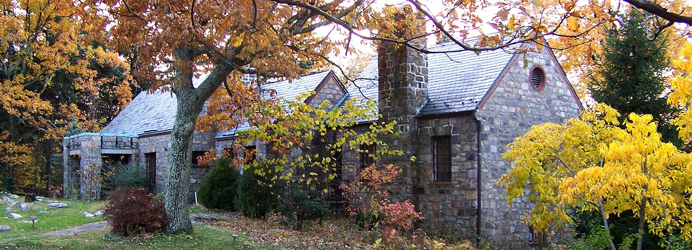 Bears Den - Bluemont, Virginia - glamping.directory