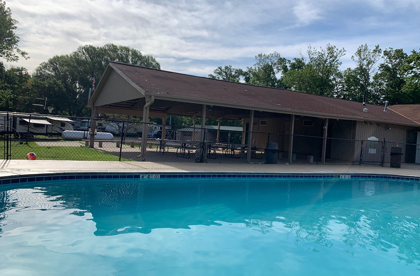 Apple Creek Campground - De Pere, Wisconsin - glamping.directory