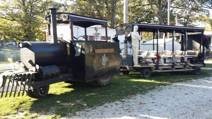 Timbered meadows campground - Milford, Illinois - glamping.directory