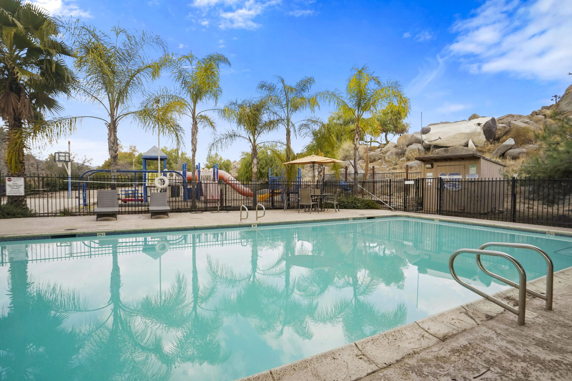 Palm View RV Park & Campground - Perris, California - glamping.directory