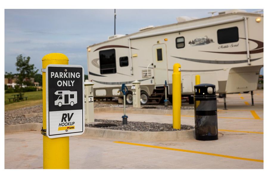 Love's RV Hookup - Bellefontaine, Ohio - glamping.directory