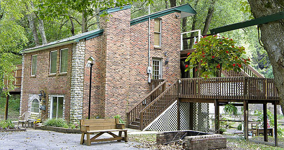 Kentucky River Cottages - Lexington, Kentucky - glamping.directory