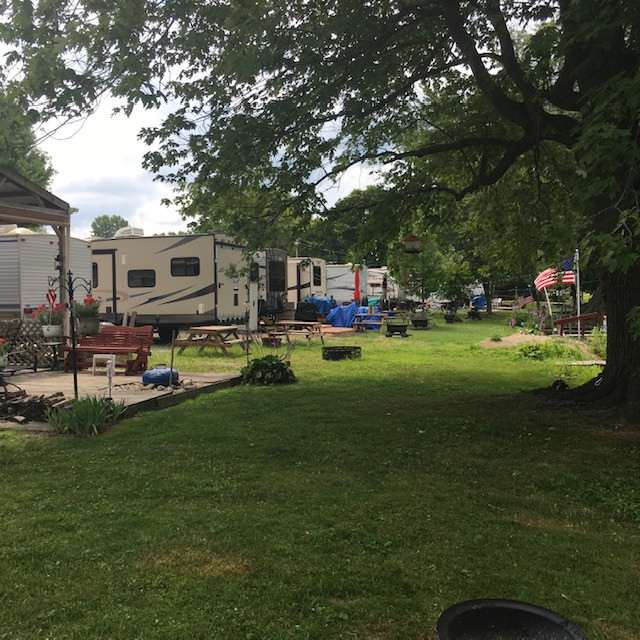 Lakeview Campground - Rochester, Indiana - glamping.directory