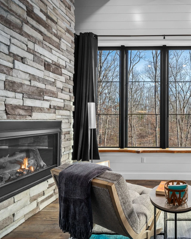 Whispering Pines Treehouses - Jonesburg, Missouri - glamping.directory