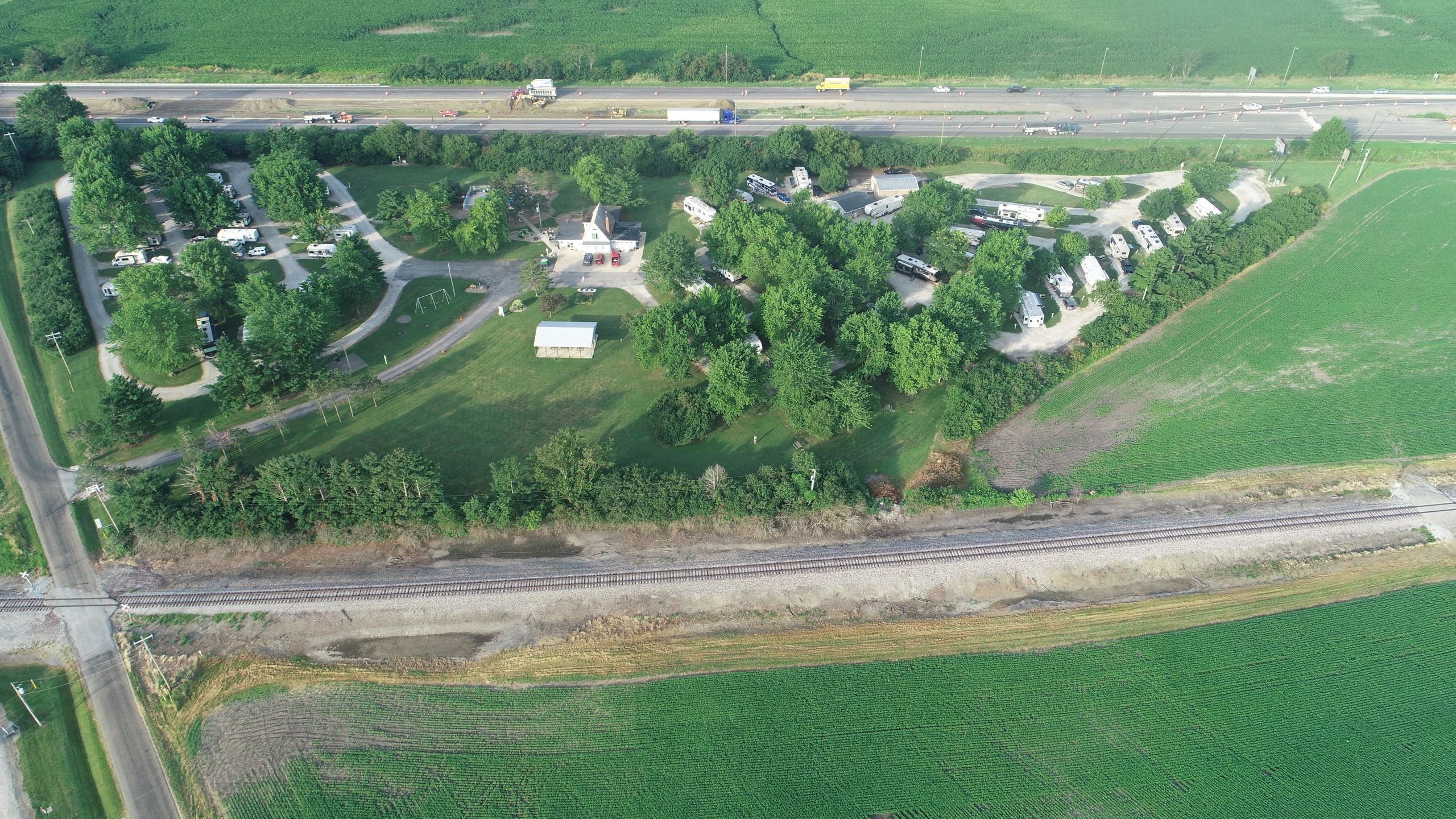 Kamp Komfort - Carlock, Illinois - glamping.directory