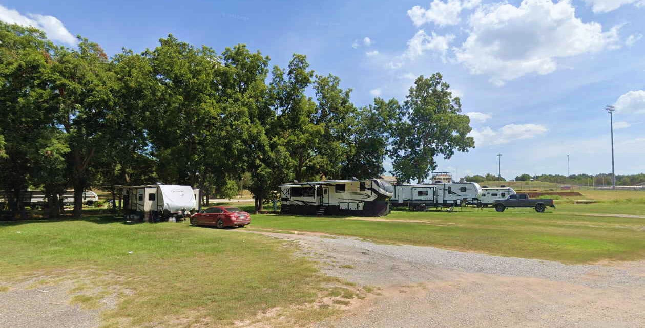 Country Home Estates | Long Term RV Park Oklahoma - Luther, Oklahoma - glamping.directory