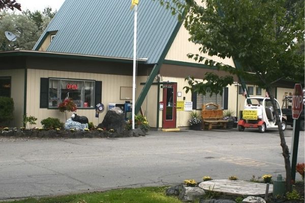 Snake River RV Park - Idaho Falls, Idaho - glamping.directory