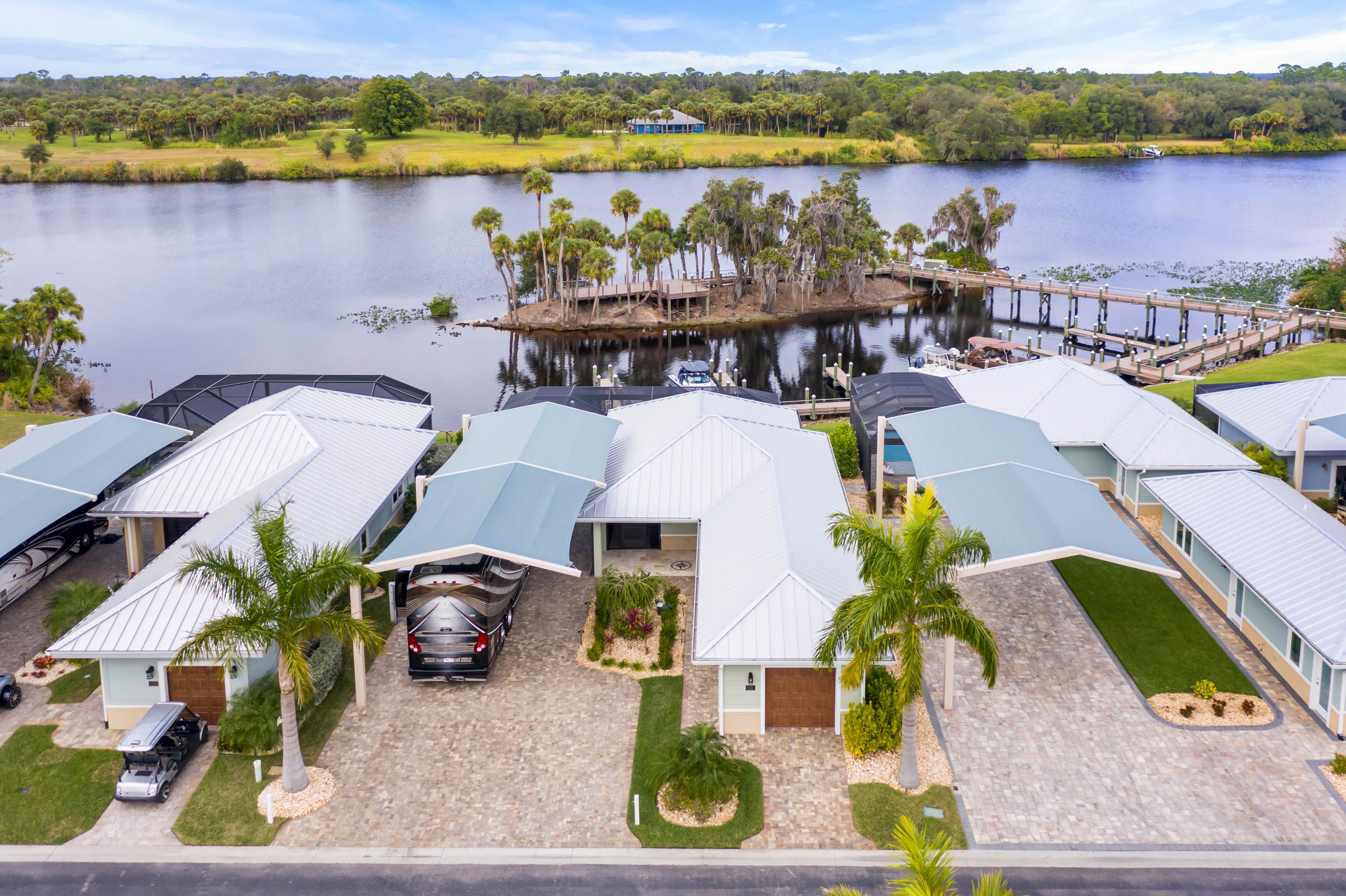 RiverLandings - A Florida Luxury Motorcoach Resort - LaBelle, Florida - glamping.directory
