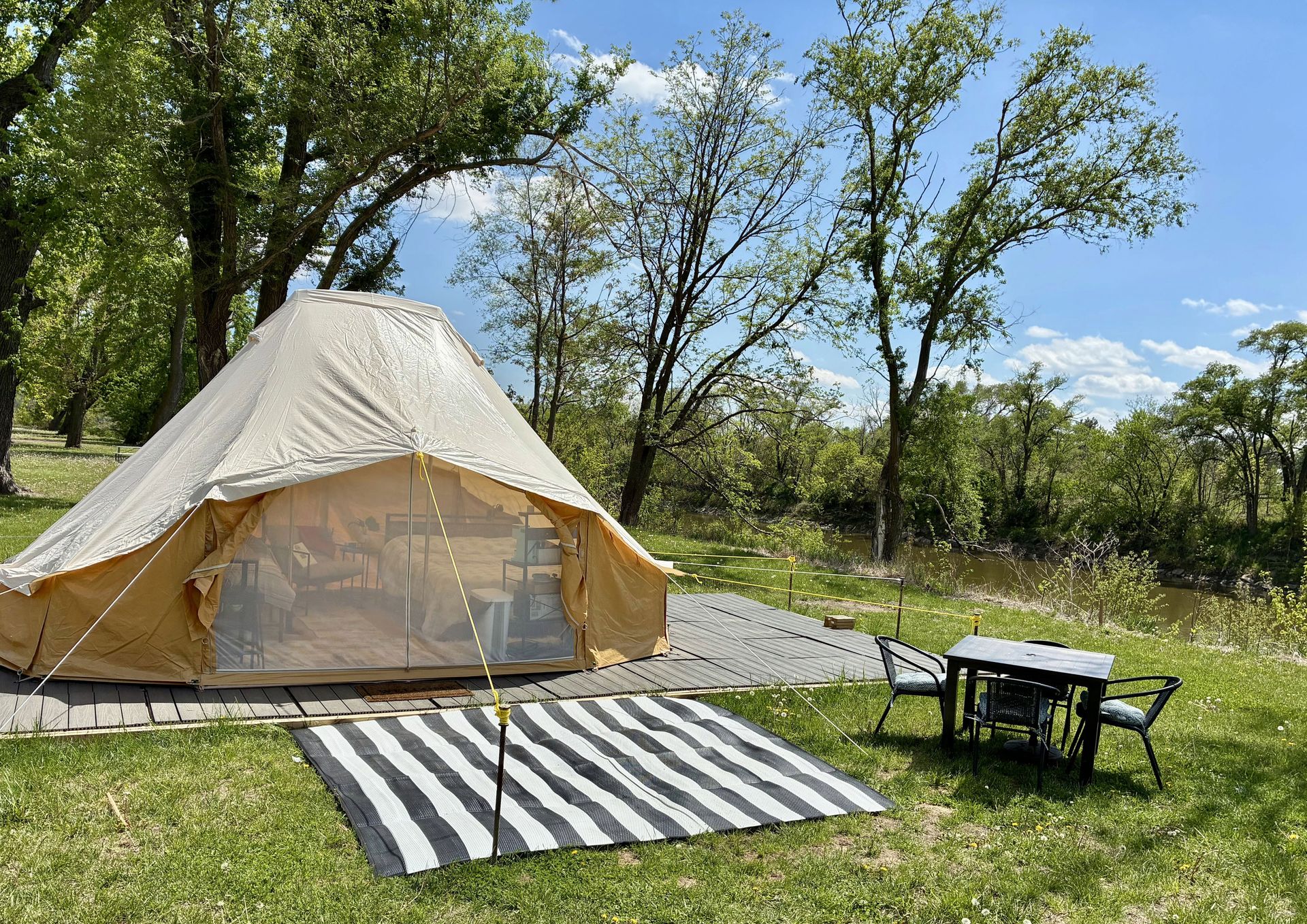 Elkhorn Shores Campground - Elkhorn, Nebraska - glamping.directory