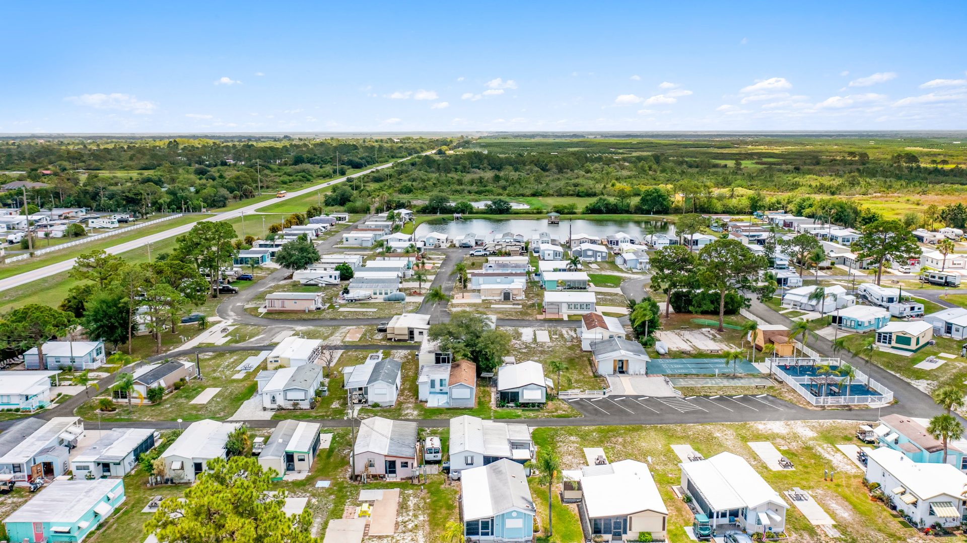 Sunshine MH & RV Resort - Lake Placid, Florida - glamping.directory