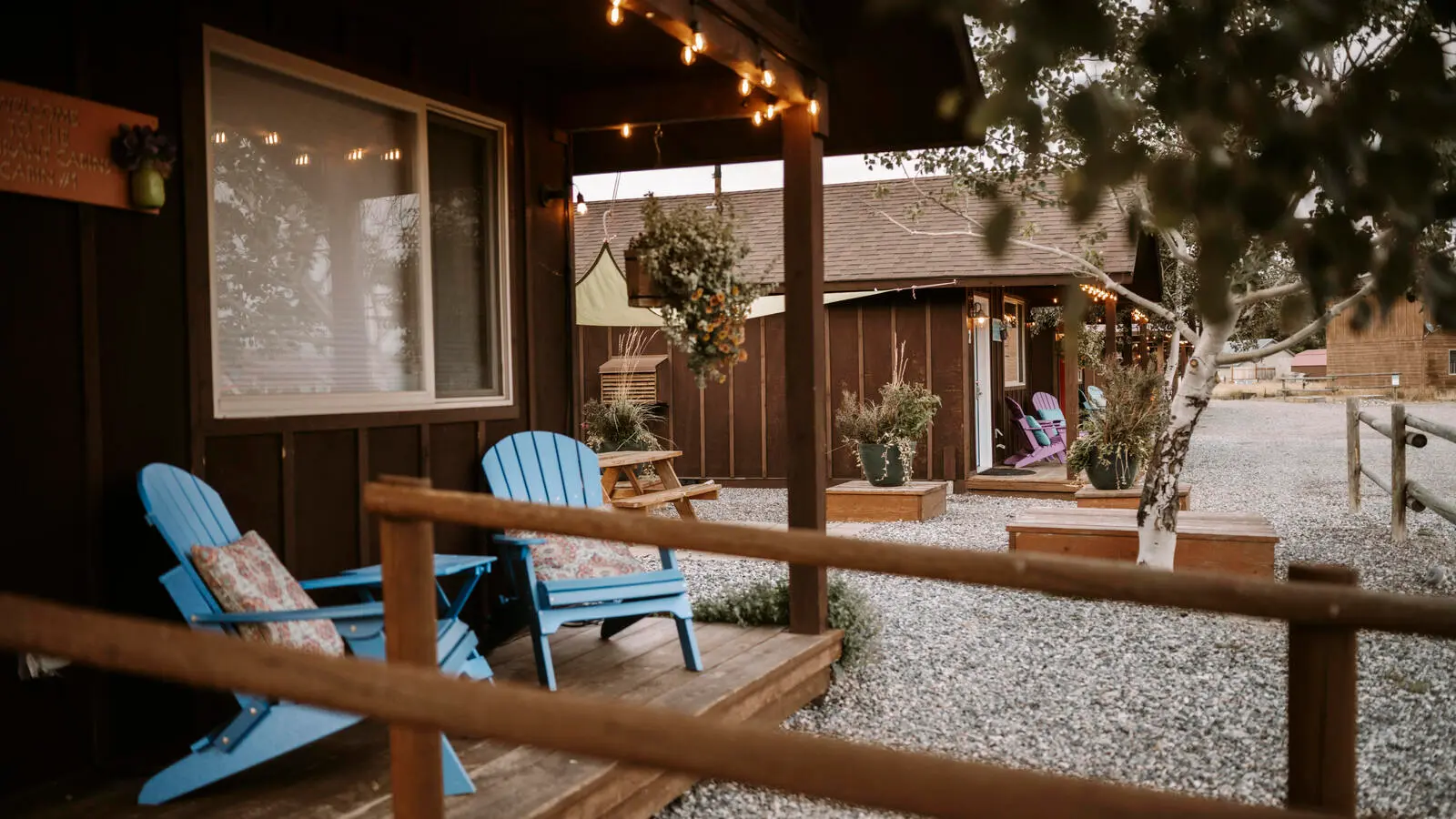 Emigrant Cabins - Emigrant, Montana - glamping.directory