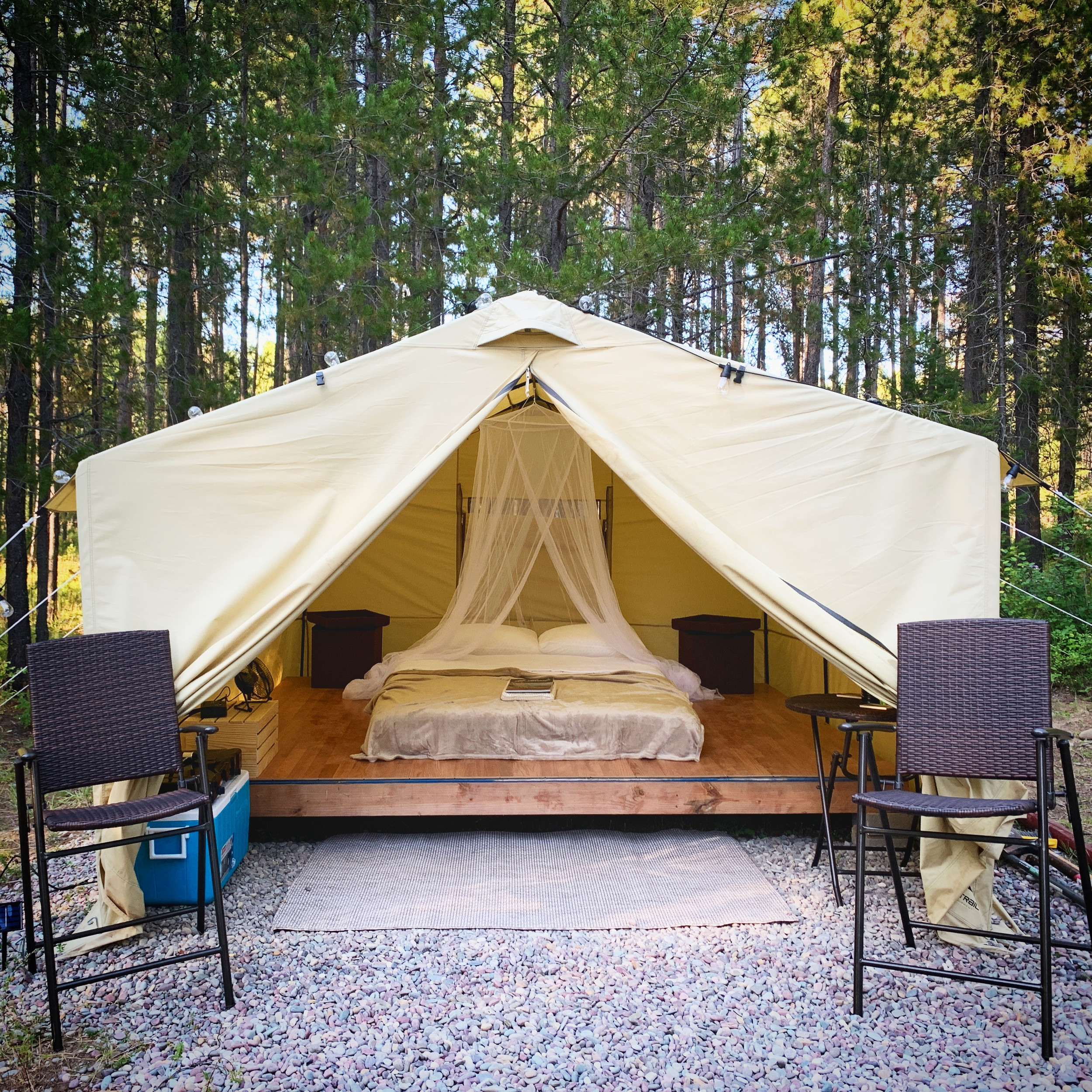 Glamp Glacier - Coram, Montana - glamping.directory