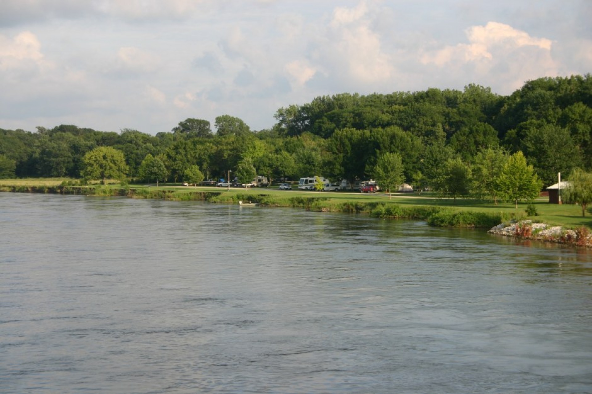 Eveland Access Campground - Oskaloosa, Iowa - glamping.directory