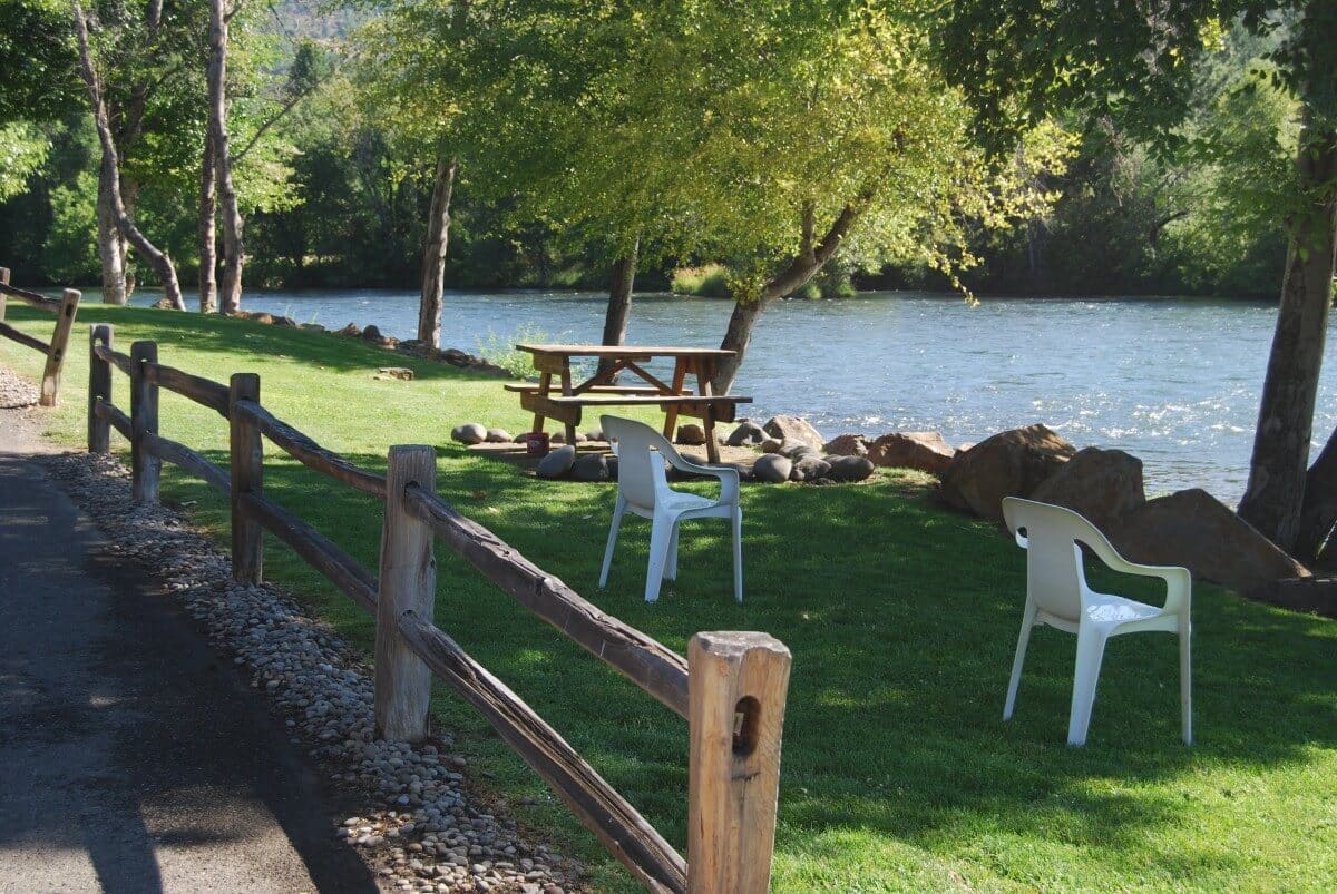 Rogue River RV Park - Shady Cove, Oregon - glamping.directory